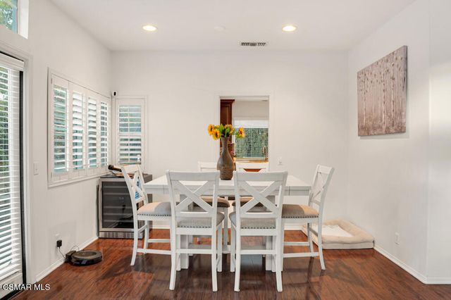 588 Monteleone Avenue, Oak Park, CA 91377