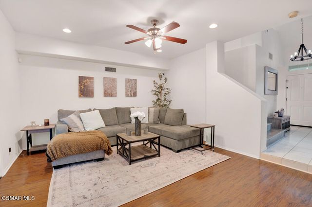 588 Monteleone Avenue, Oak Park, CA 91377