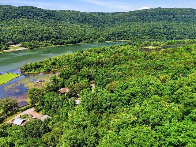 10153 Mullins Cove Road, Whitwell, TN 37397