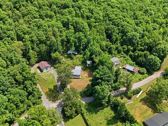 10153 Mullins Cove Road, Whitwell, TN 37397