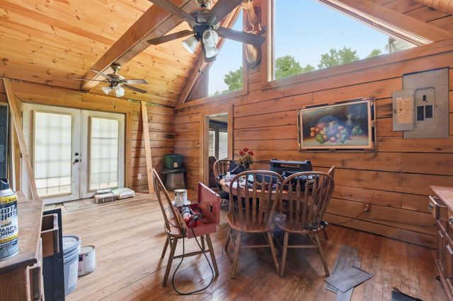 10153 Mullins Cove Road, Whitwell, TN 37397