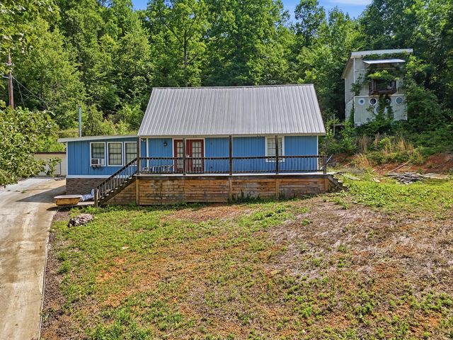 10153 Mullins Cove Road, Whitwell, TN 37397