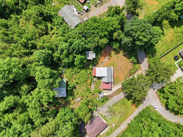 10153 Mullins Cove Road, Whitwell, TN 37397