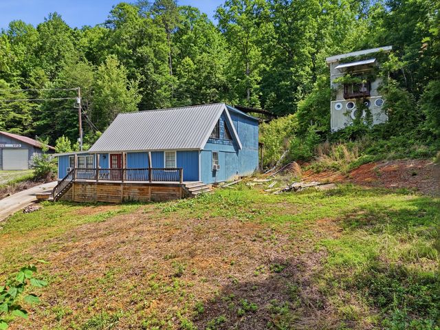 10153 Mullins Cove Road, Whitwell, TN 37397