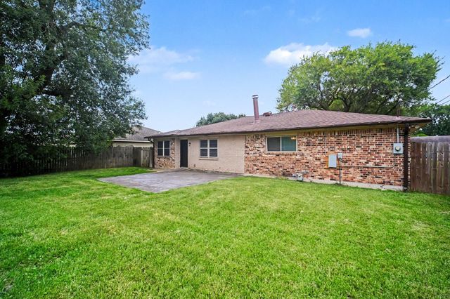 9707 Mackworth Drive, Stafford, TX 77477