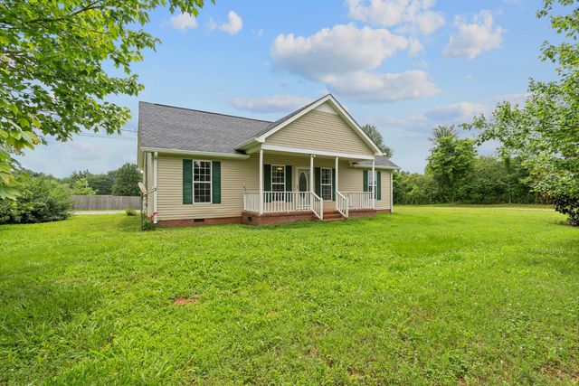 3 Merideth Lynn Rd, Fayetteville, TN 37334