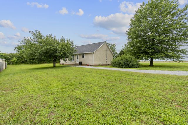 3 Merideth Lynn Rd, Fayetteville, TN 37334