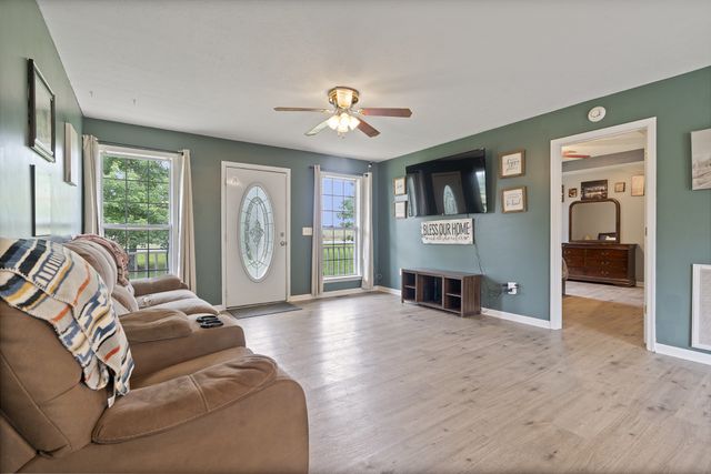 3 Merideth Lynn Rd, Fayetteville, TN 37334