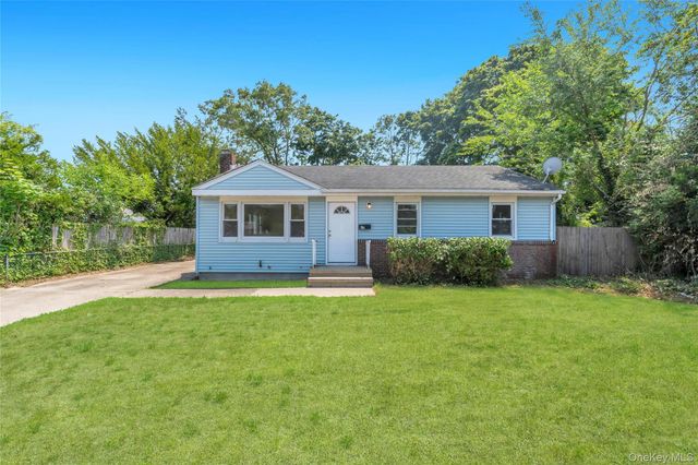 61 Herbert Circle, Patchogue, NY 11772