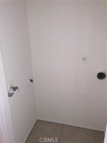 8505 Columbus Avenue 315, North Hills (los Angeles), CA 91343