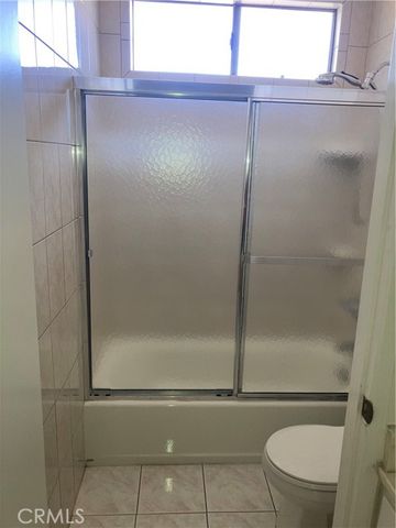 8505 Columbus Avenue 315, North Hills (los Angeles), CA 91343