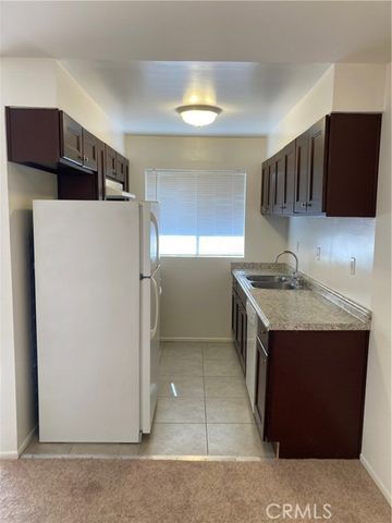 8505 Columbus Avenue 315, North Hills (los Angeles), CA 91343