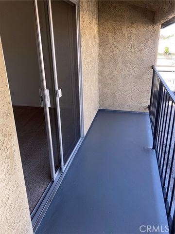 8505 Columbus Avenue 315, North Hills (los Angeles), CA 91343