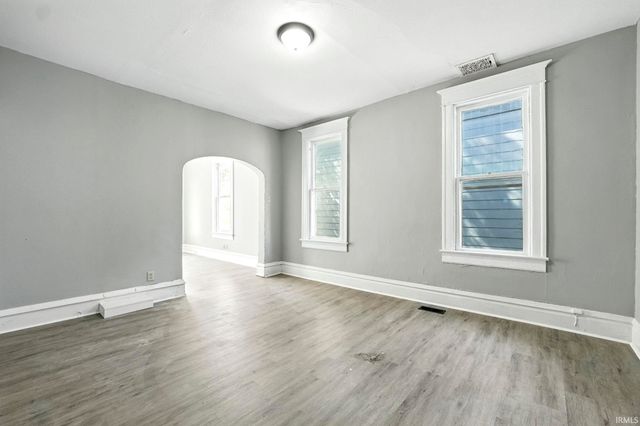 2109 Maumee Avenue, Fort Wayne, IN 46803