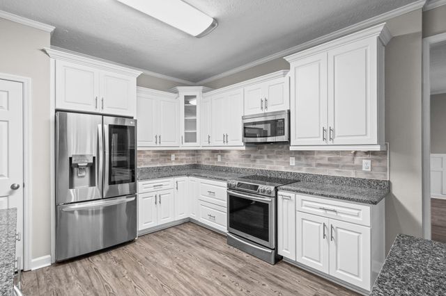 1338 Riverside Dr., Conway, SC 29526