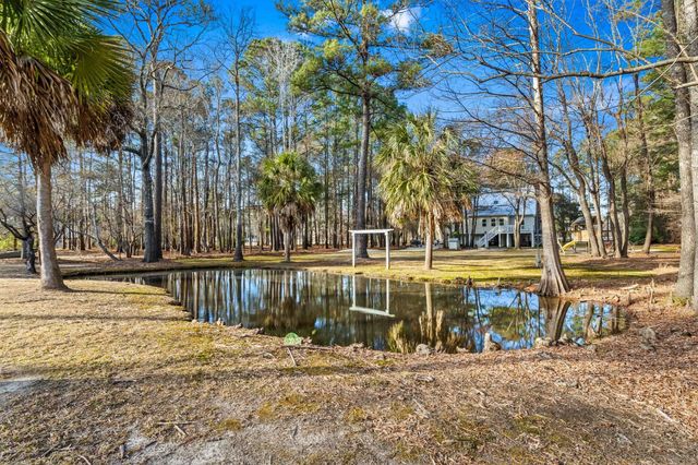 1338 Riverside Dr., Conway, SC 29526