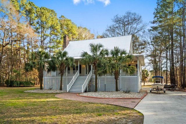 1338 Riverside Dr., Conway, SC 29526