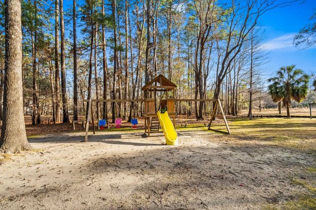 1338 Riverside Dr., Conway, SC 29526