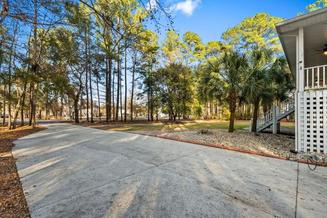 1338 Riverside Dr., Conway, SC 29526