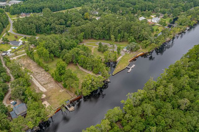 1338 Riverside Dr., Conway, SC 29526