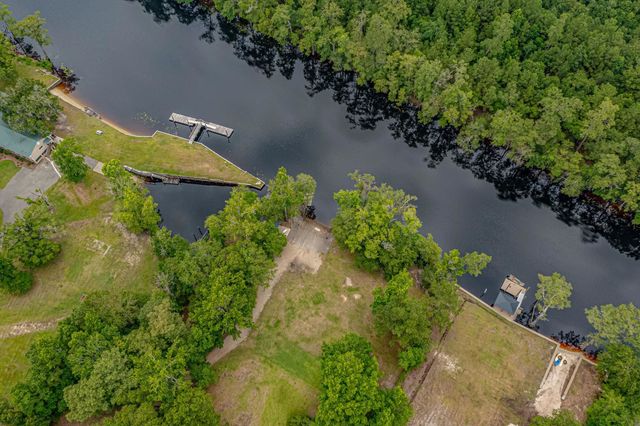 1338 Riverside Dr., Conway, SC 29526