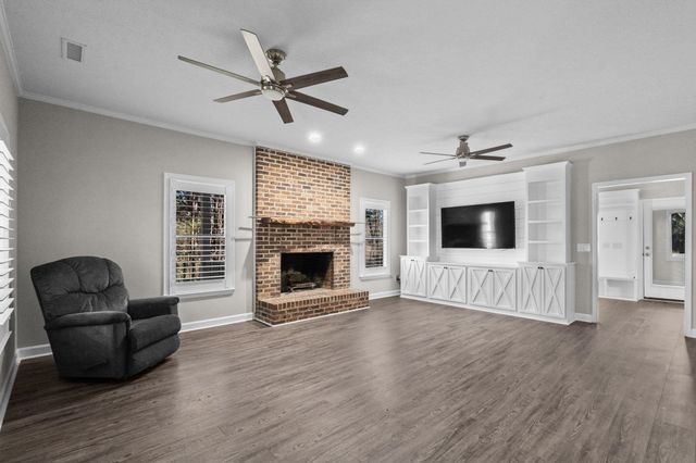 1338 Riverside Dr., Conway, SC 29526