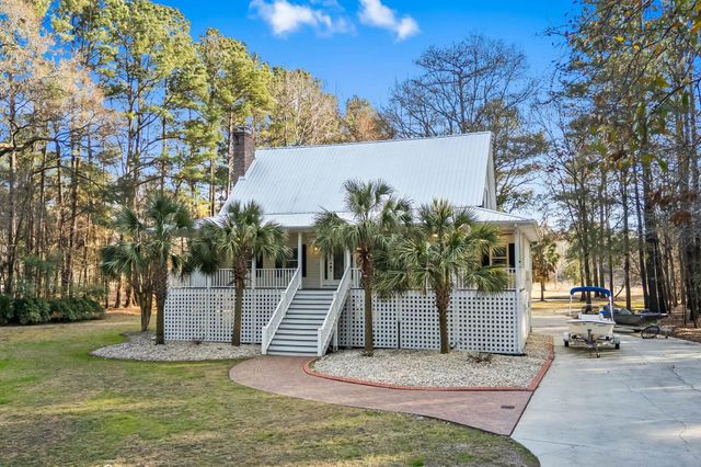 1338 Riverside Dr., Conway, SC 29526