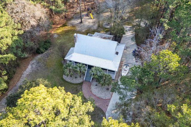 1338 Riverside Dr., Conway, SC 29526