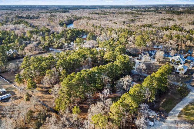 1338 Riverside Dr., Conway, SC 29526