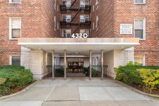 4320 Van Cortlandt Park E N, Bronx, NY 10470