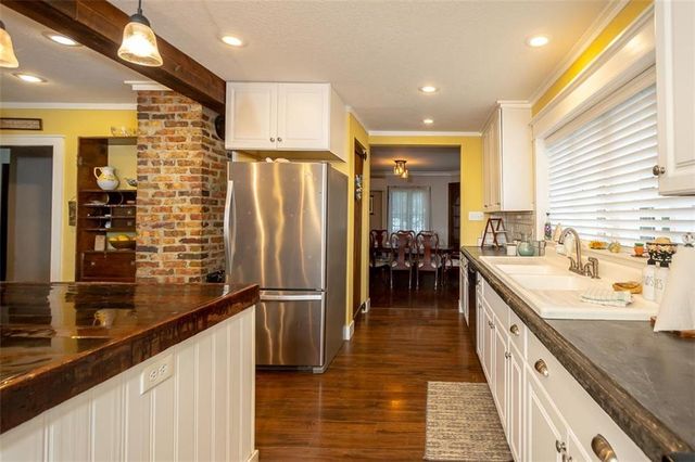 110 E Piankishaw Street, Paola, KS 66071