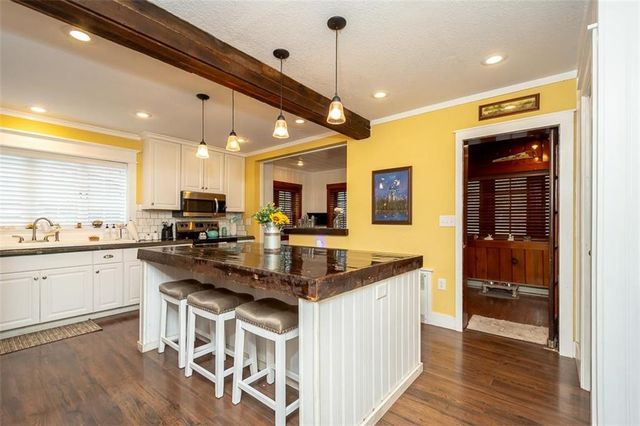 110 E Piankishaw Street, Paola, KS 66071