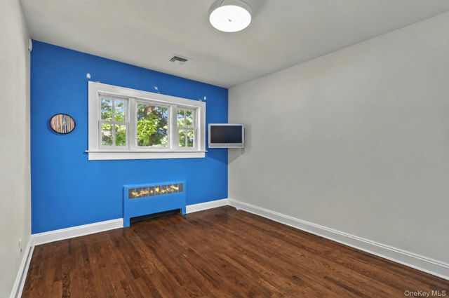 23 Allen Road, Rockville Centre, NY 11570