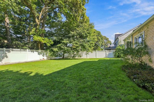 23 Allen Road, Rockville Centre, NY 11570