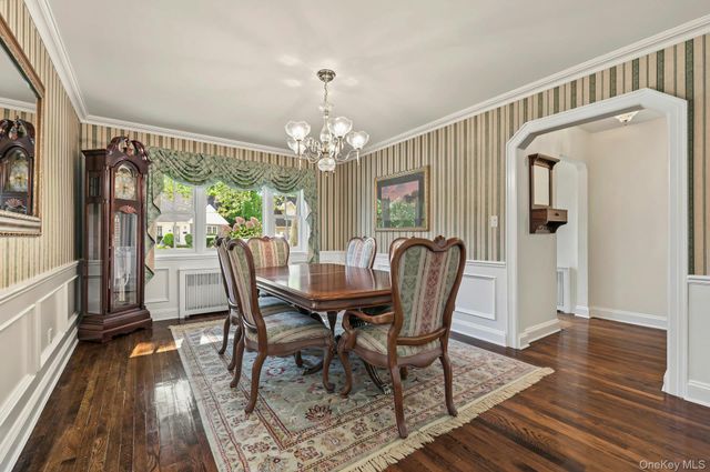23 Allen Road, Rockville Centre, NY 11570