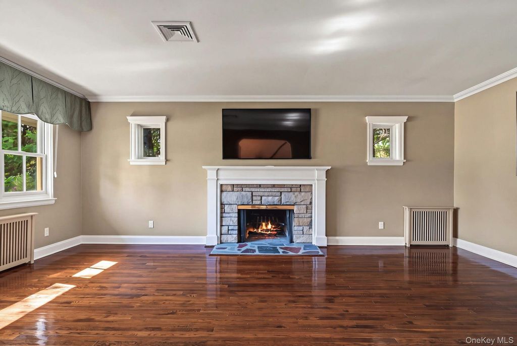 23 Allen Road, Rockville Centre, NY 11570 — photo 5