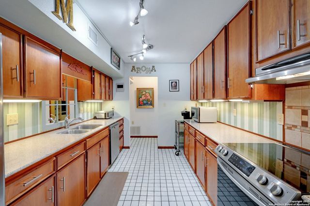 448 Red Rock Road, Blanco, TX 78606