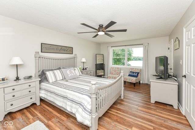 8172 River Bay Drive E, Indianapolis, IN 46240