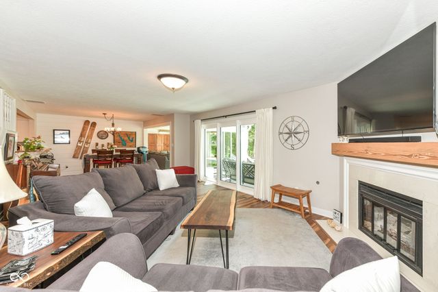 8172 River Bay Drive E, Indianapolis, IN 46240