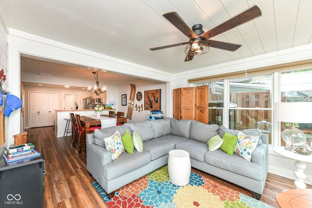 8172 River Bay Drive E, Indianapolis, IN 46240