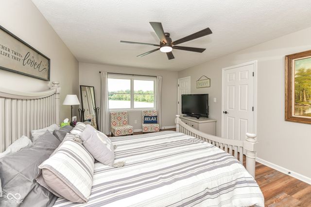 8172 River Bay Drive E, Indianapolis, IN 46240