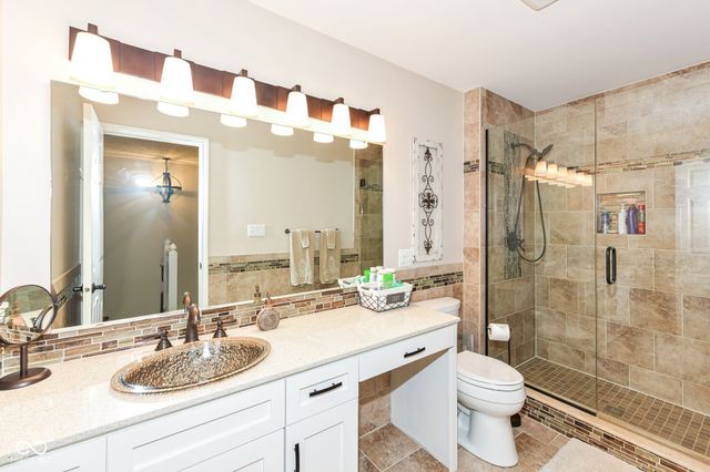 8172 River Bay Drive E, Indianapolis, IN 46240
