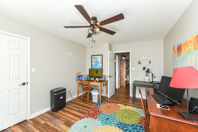 8172 River Bay Drive E, Indianapolis, IN 46240