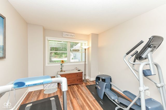 8172 River Bay Drive E, Indianapolis, IN 46240