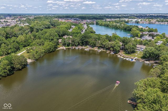 8172 River Bay Drive E, Indianapolis, IN 46240