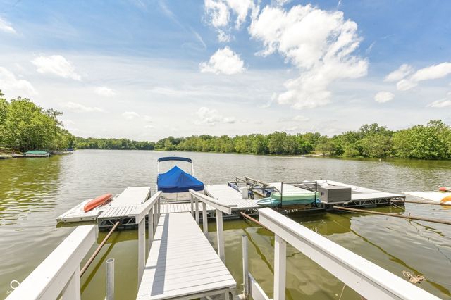 8172 River Bay Drive E, Indianapolis, IN 46240
