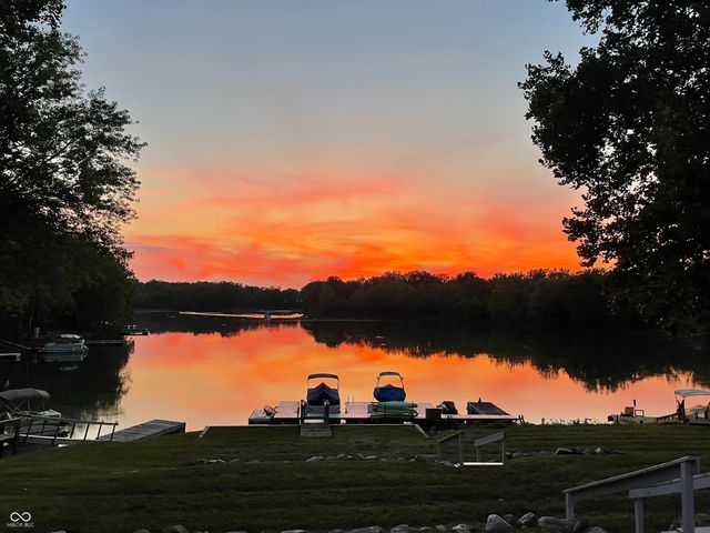 8172 River Bay Drive E, Indianapolis, IN 46240