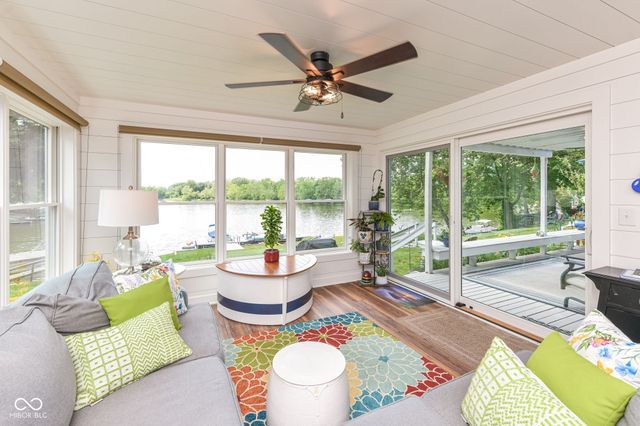 8172 River Bay Drive E, Indianapolis, IN 46240
