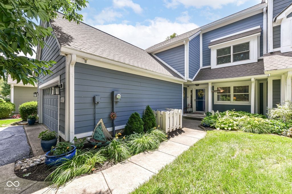 8172 River Bay Drive E, Indianapolis, IN 46240