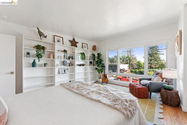 2301 Oak St, Berkeley, CA 94708